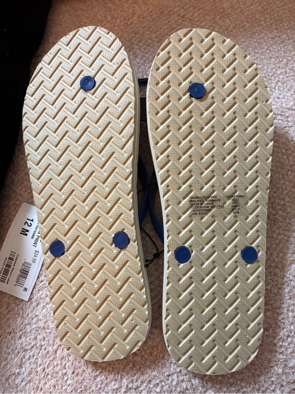 Club Room Scenic Sunset Beach Flip Flops in Blue and Cream - Picture 2 of 5